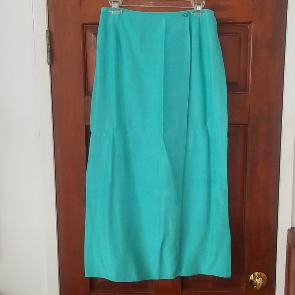 🔥 2/$15 100% Silk Wrap Skirt